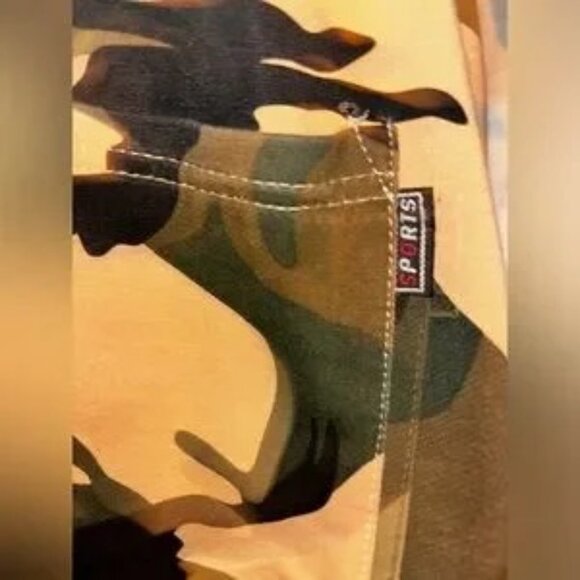 Brand new shorts nwot French brand imported fits 32-36 waists rare! desert camo - Picture 4 of 8